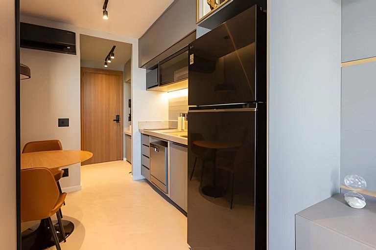 Studio c/ Rooftop e piscina vista Mar 1km da praia