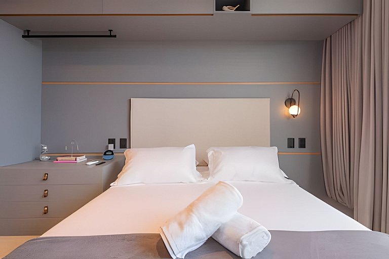 Studio c/ Rooftop e piscina vista Mar 1km da praia