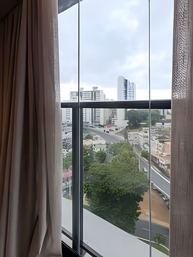 Studio c/ Rooftop e piscina vista Mar 1km da praia