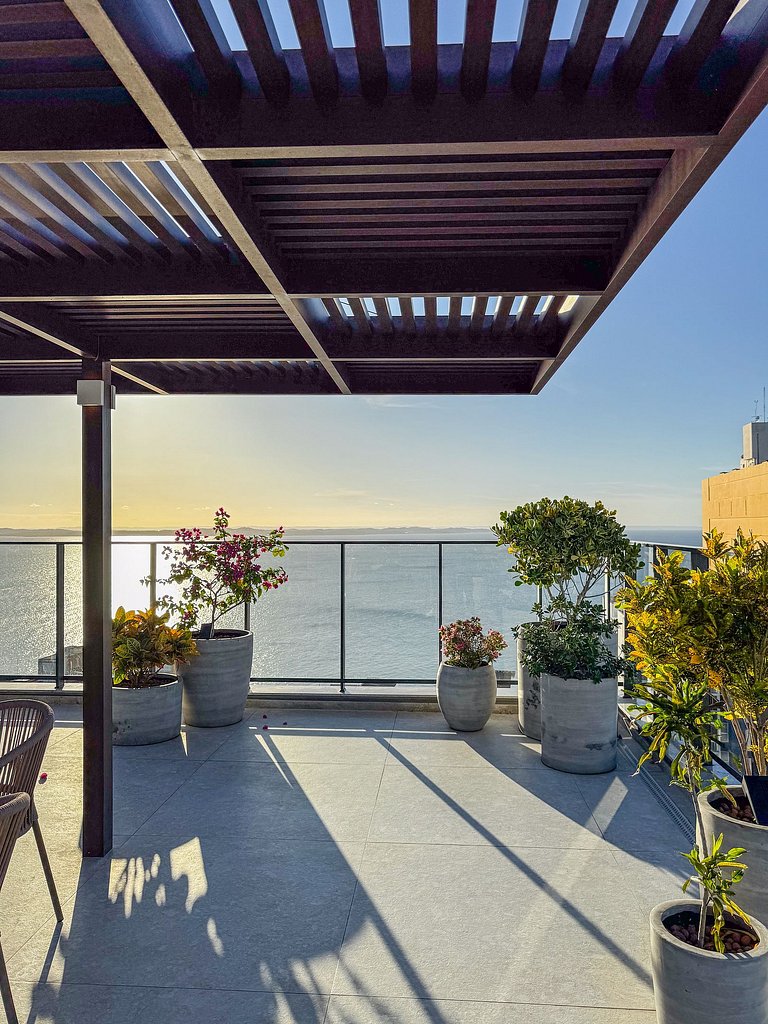 Studio c/ Rooftop e piscina vista Mar 1km da praia